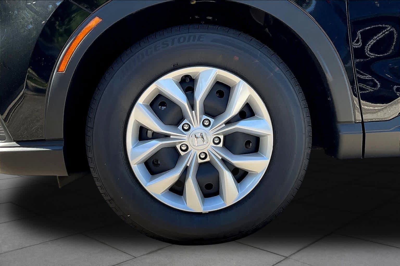 Used 2026 Honda CR-V LX image 10