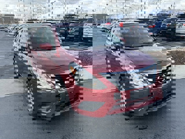 Used 2019 Nissan Versa SV image 10