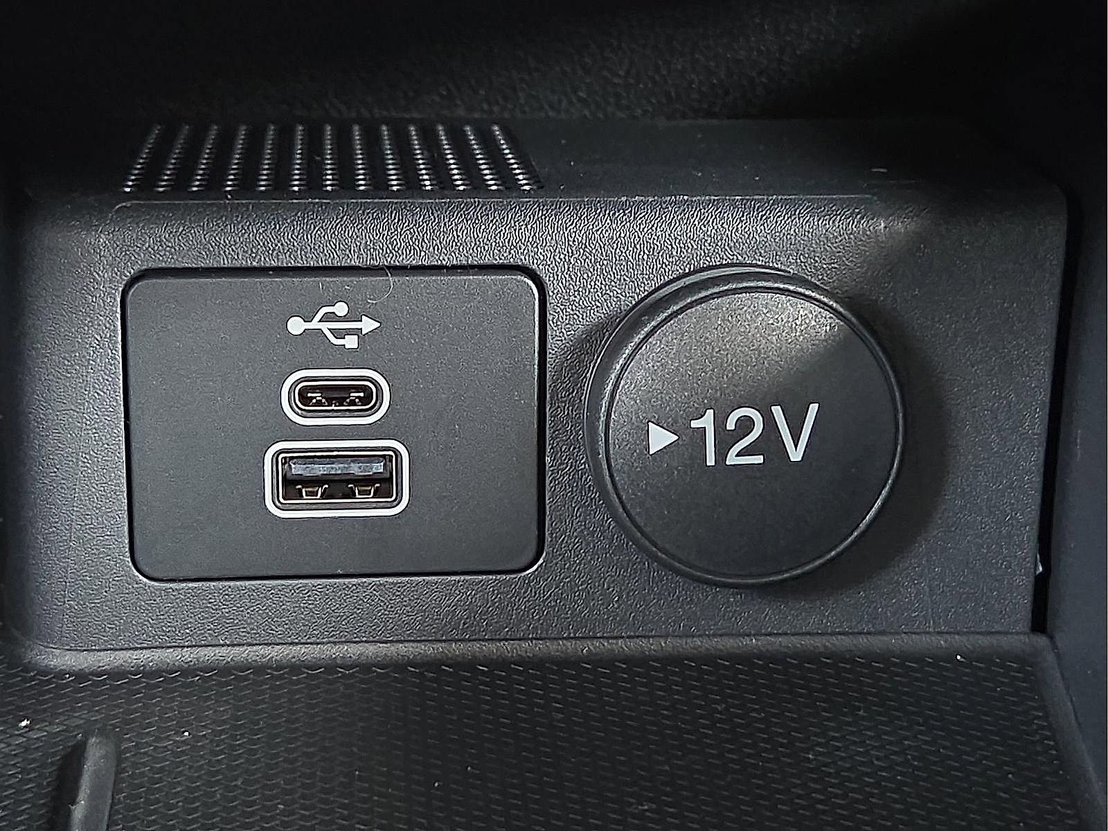 Certified 2025 Ford Escape Active image 17