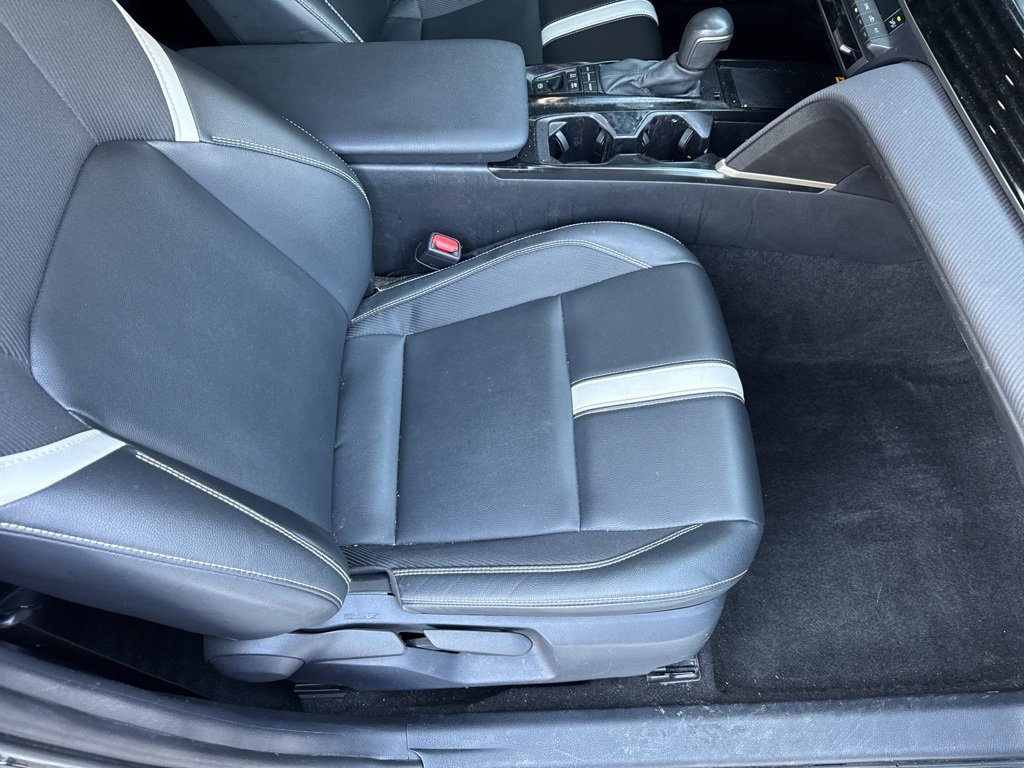 Used 2025 Toyota Camry SE image 15