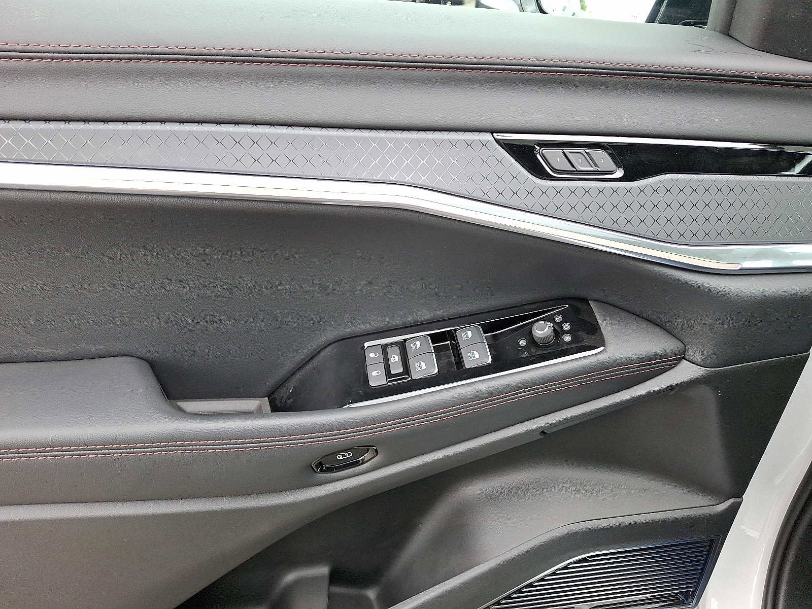 New 2025 Jeep Wagoneer S Limited w/ Comfort Package image 8