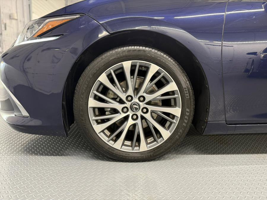 Used 2019 Lexus ES 350 w/ Premium Package image 14