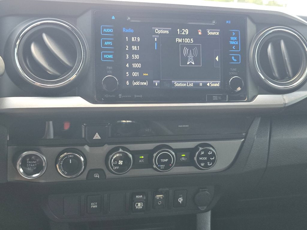 Used 2018 Toyota Tacoma TRD Off-Road AWD/4WD image 28