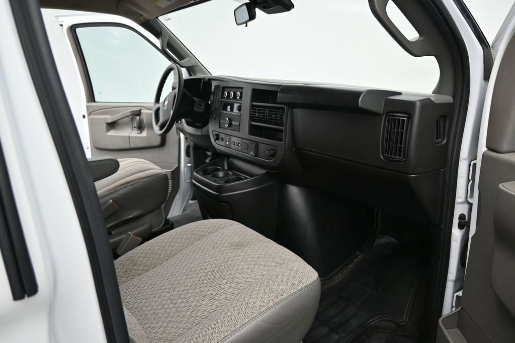 Used 2023 Chevrolet Express 3500 LT w/ LT Preferred Equipment Group RWD image 13