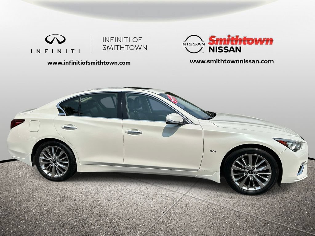 Used 2019 INFINITI Q50 Luxe w/ Essential Package (3.0T Luxe) AWD/4WD image 4