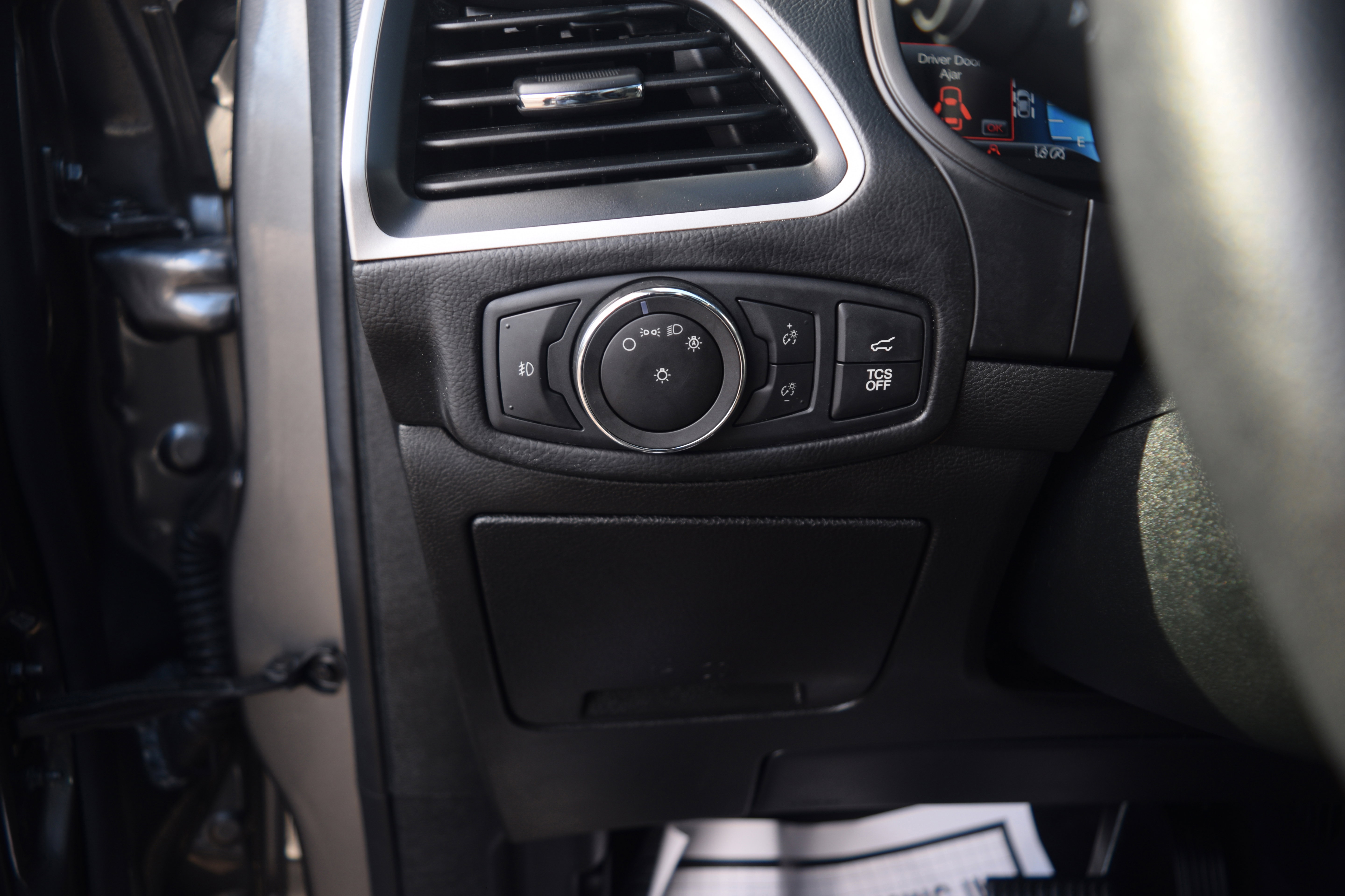 Used 2023 Ford Edge SEL w/ Convenience Package image 7