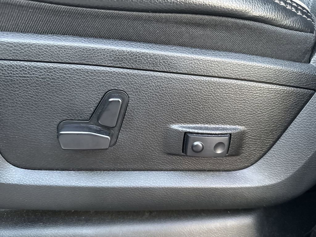 Used 2024 RAM 3500 Laramie image 13