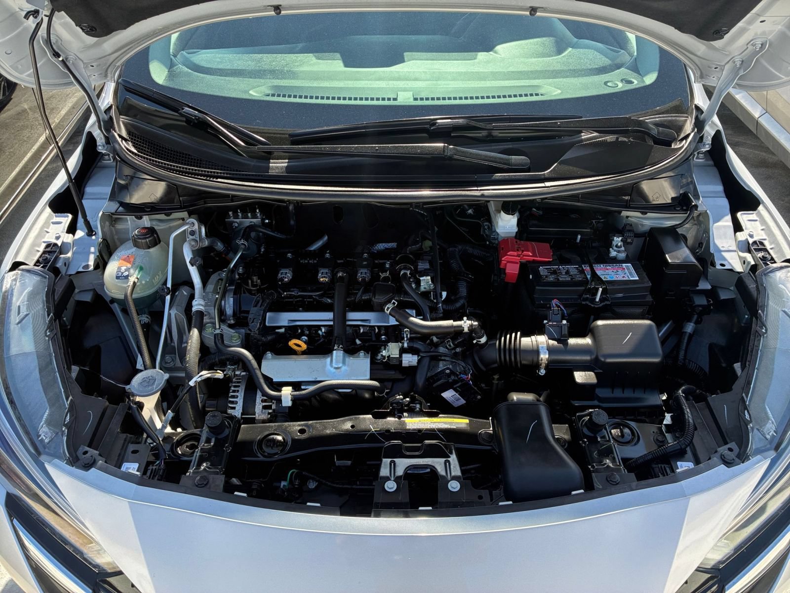Used 2025 Nissan Versa SV FWD image 30