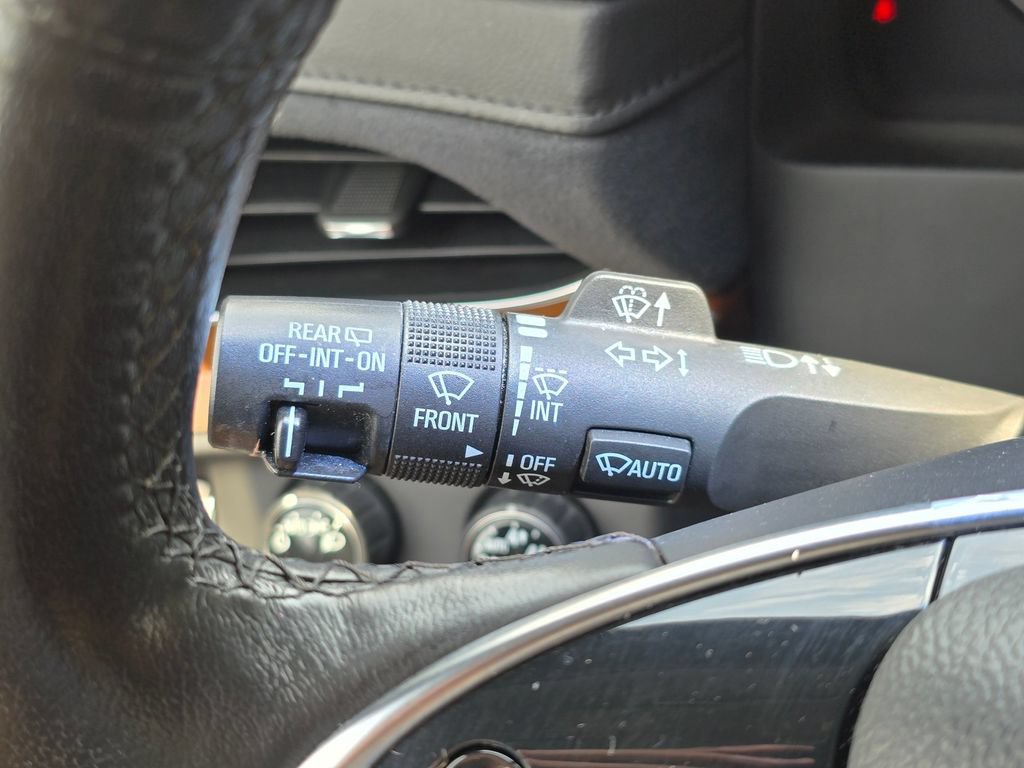 Used 2016 Cadillac Escalade Luxury AWD/4WD image 31