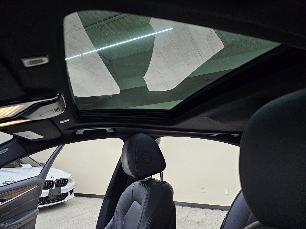 Used 2018 BMW 530e image 39