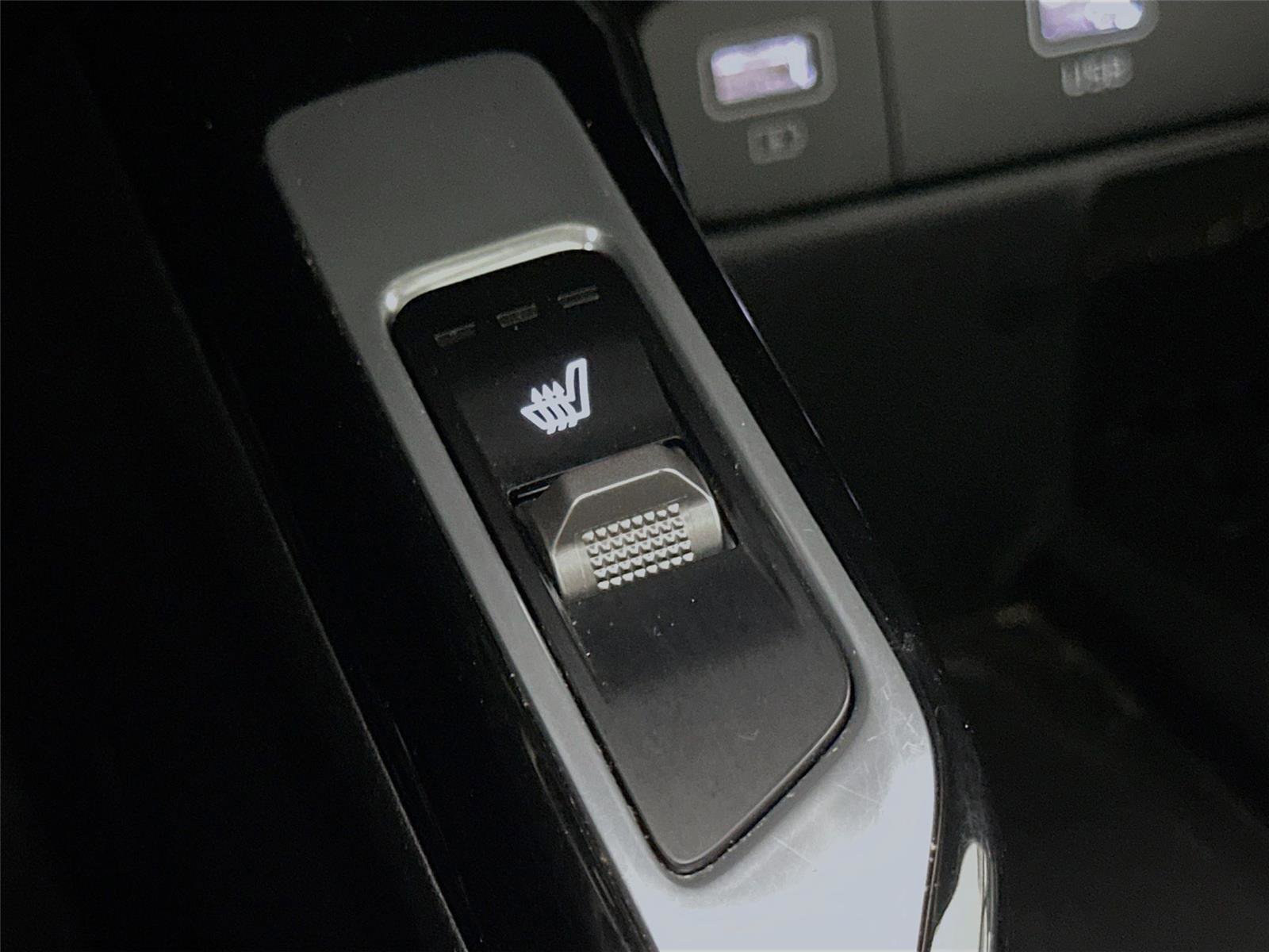 Used 2023 Kia Sorento SX image 35