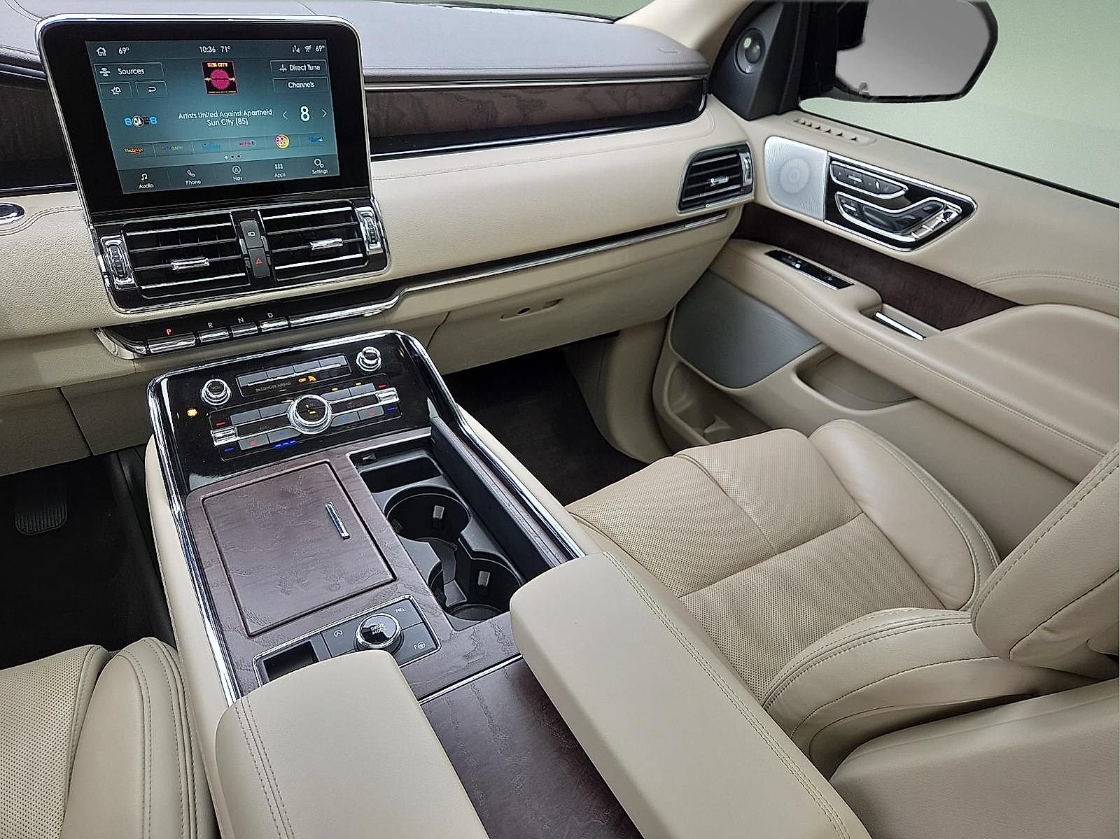 Used 2021 Lincoln Navigator L Reserve w/ Luxury Package AWD/4WD image 13