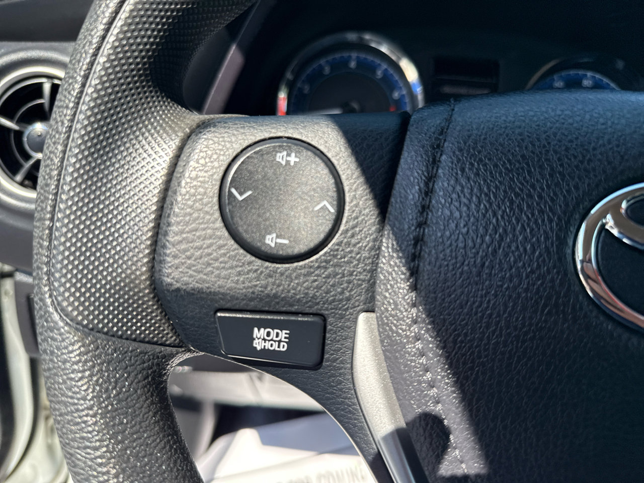Used 2017 Toyota Corolla LE image 13