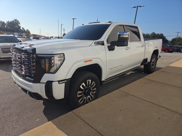 Used 2026 GMC Sierra 3500 Denali Ultimate AWD/4WD image 3