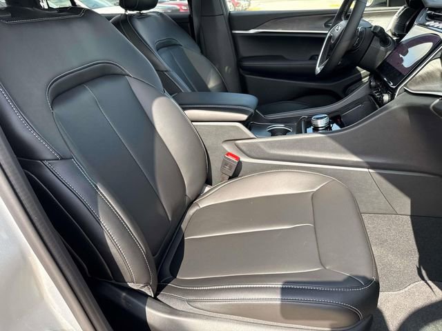 New 2025 Jeep Grand Cherokee L Limited w/ Black Appearance Package RWD image 27