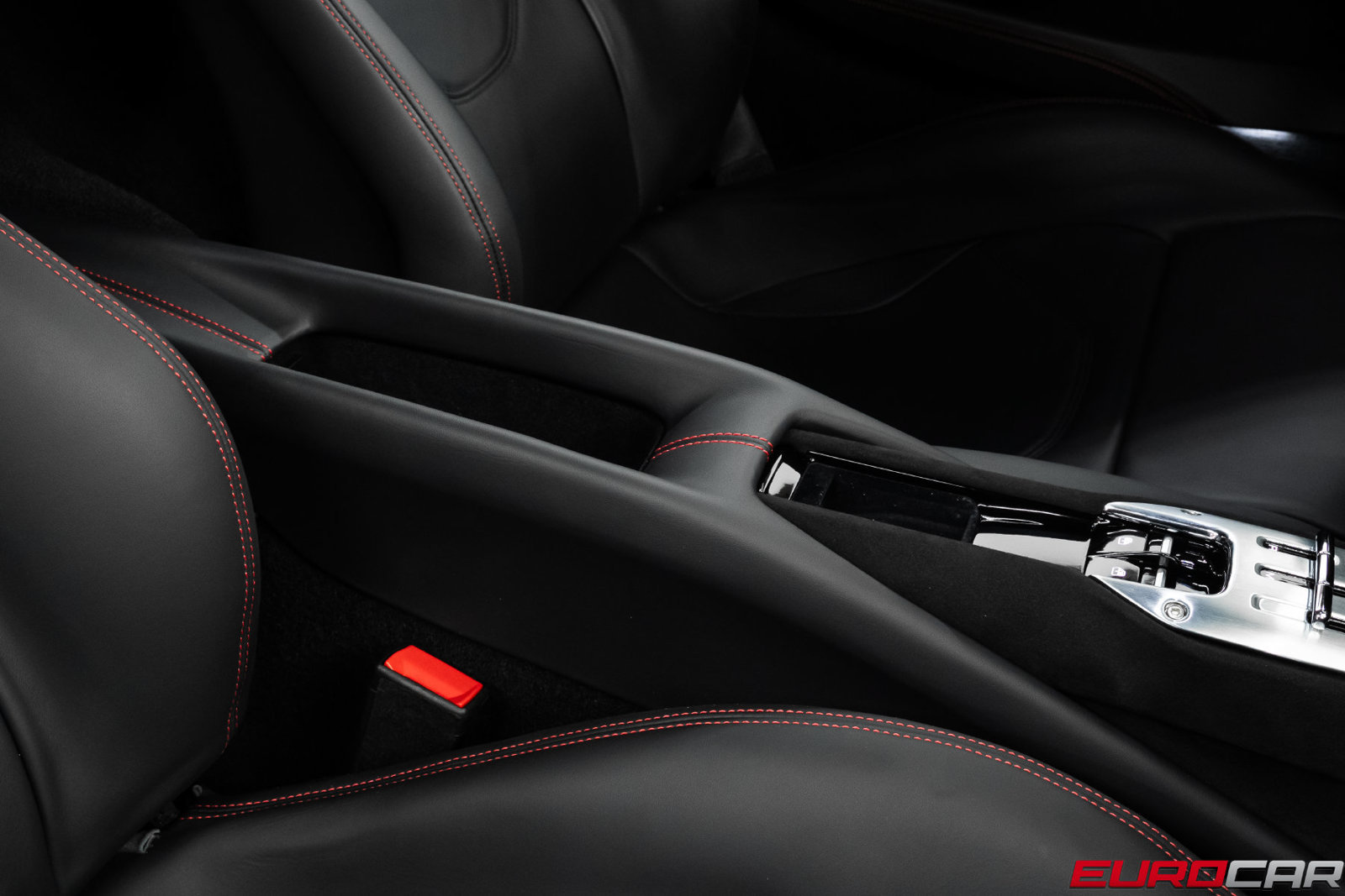 Used 2023 Ferrari 296 GTB RWD image 34