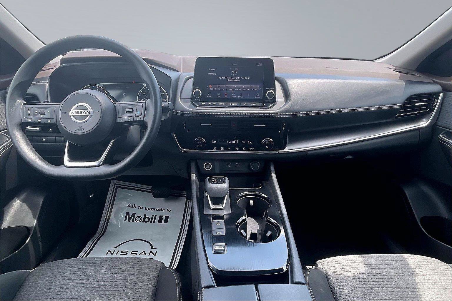 Certified 2021 Nissan Rogue SV FWD image 17
