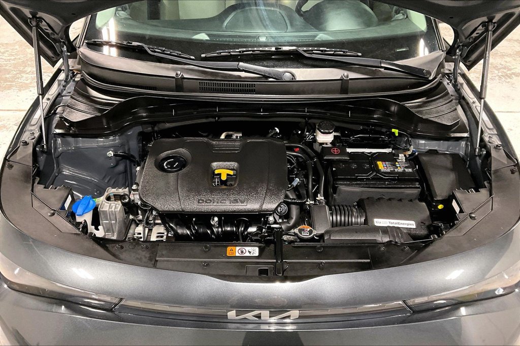 Used 2025 Kia Soul LX w/ LX Technology Package FWD image 11