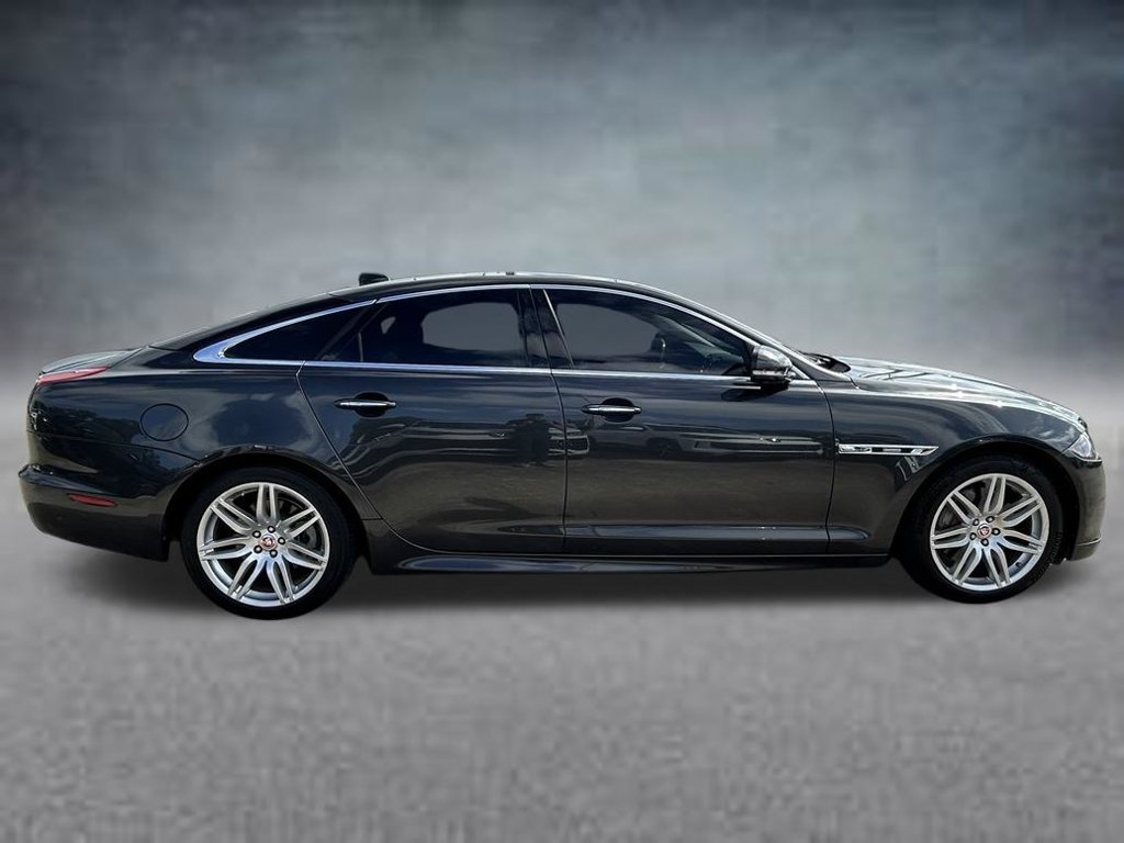 Used 2018 Jaguar XJ R-Sport RWD image 7