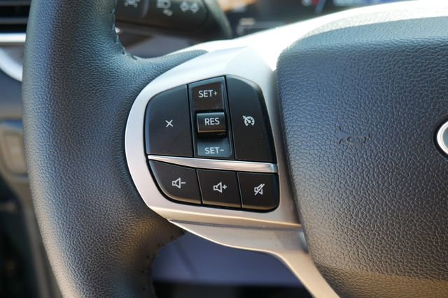 Used 2024 Ford Explorer XLT w/ Equipment Group 202A AWD/4WD image 17