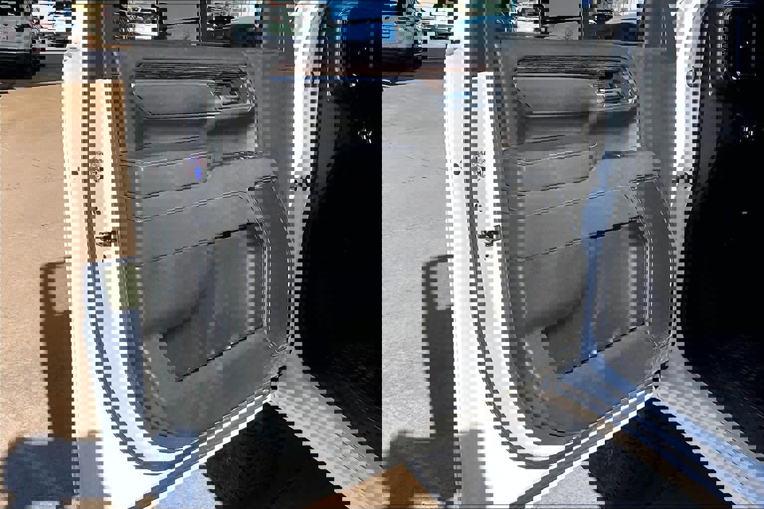 Used 2025 GMC Sierra 2500 SLE image 27