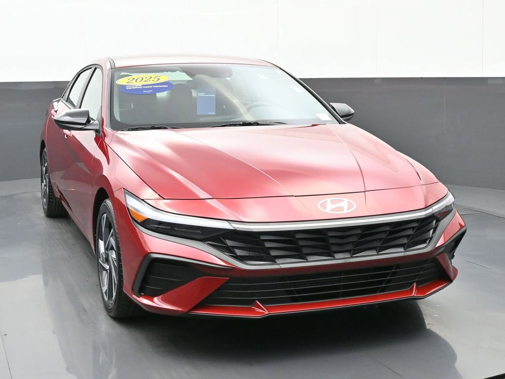 Certified 2025 Hyundai Elantra Sport image 9