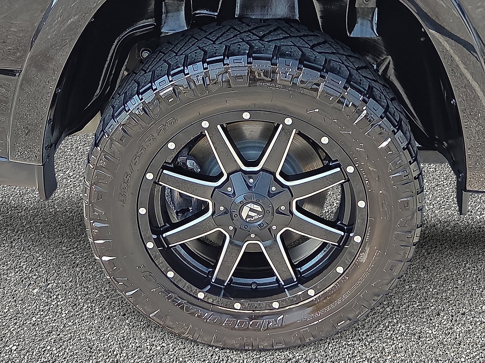 Used 2025 RAM 1500 Laramie AWD/4WD image 7