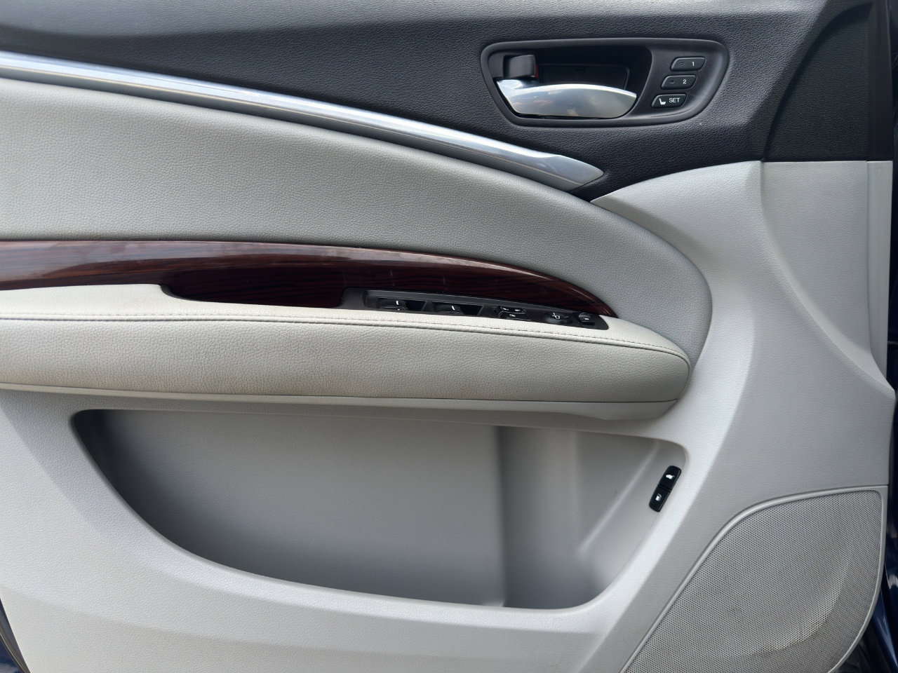 Used 2015 Acura MDX SH-AWD w/ Technology Package image 12