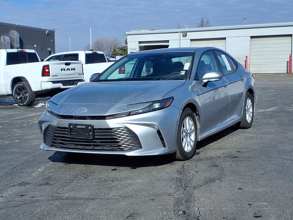 Used 2025 Toyota Camry LE image 2