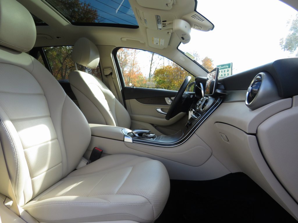 Used 2019 Mercedes-Benz GLC 300 4MATIC image 14