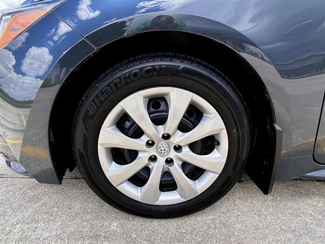 Used 2025 Toyota Corolla LE FWD image 10