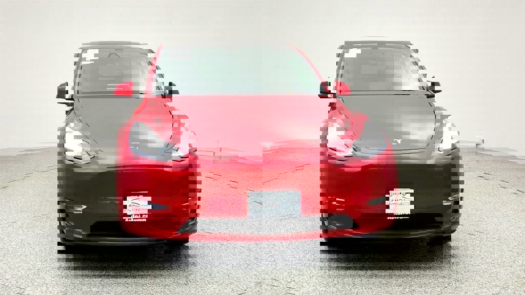 Used 2022 Tesla Model Y Long Range image 2