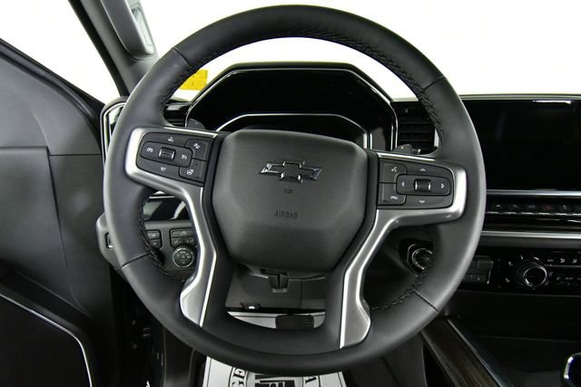 Used 2026 Chevrolet Silverado 1500 LT Trail Boss w/ Convenience Package II image 2