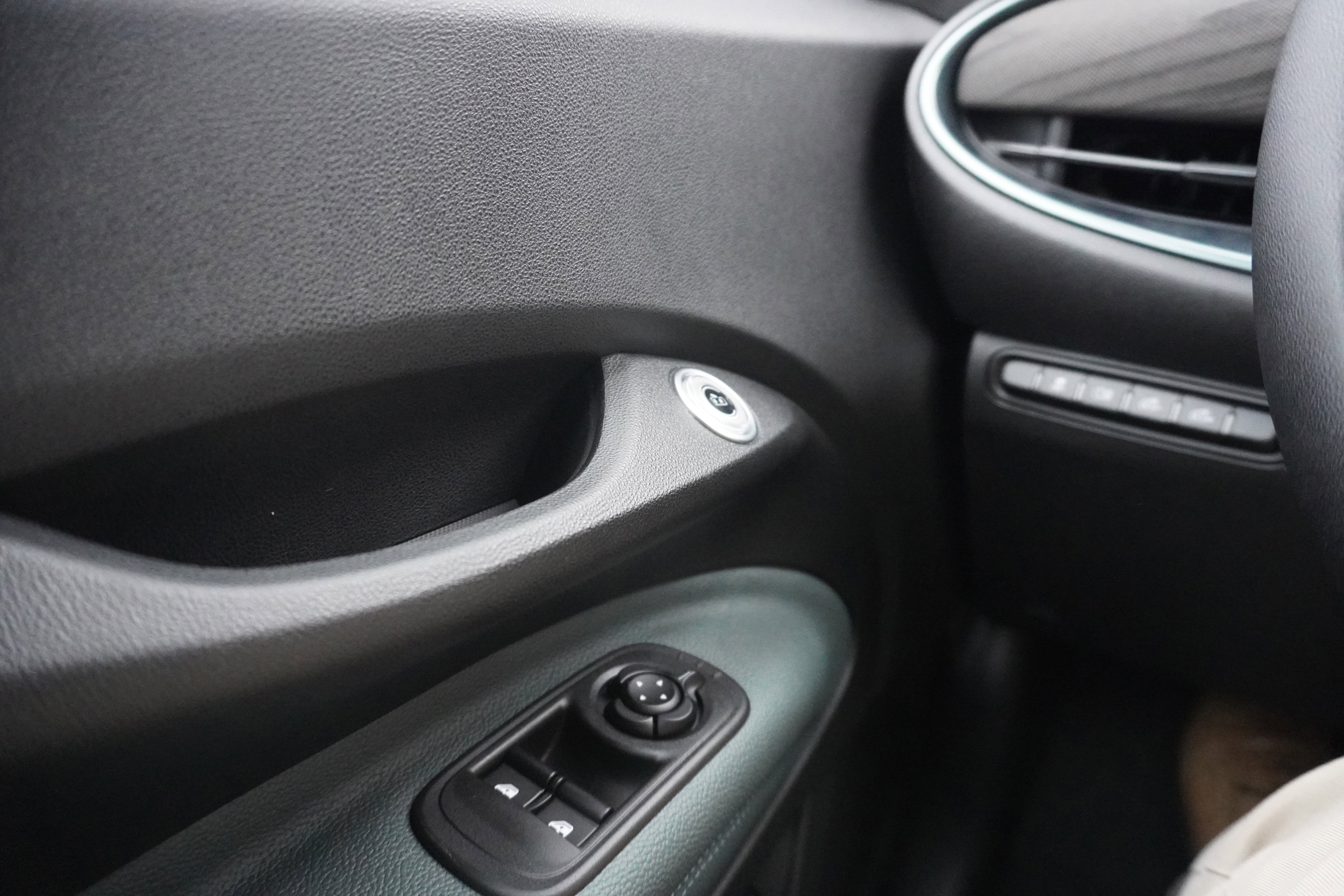 New 2025 FIAT 500 e image 16