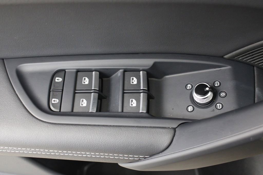 Used 2023 Audi Q5 2.0T Premium Plus w/ Premium Plus Package AWD/4WD image 18