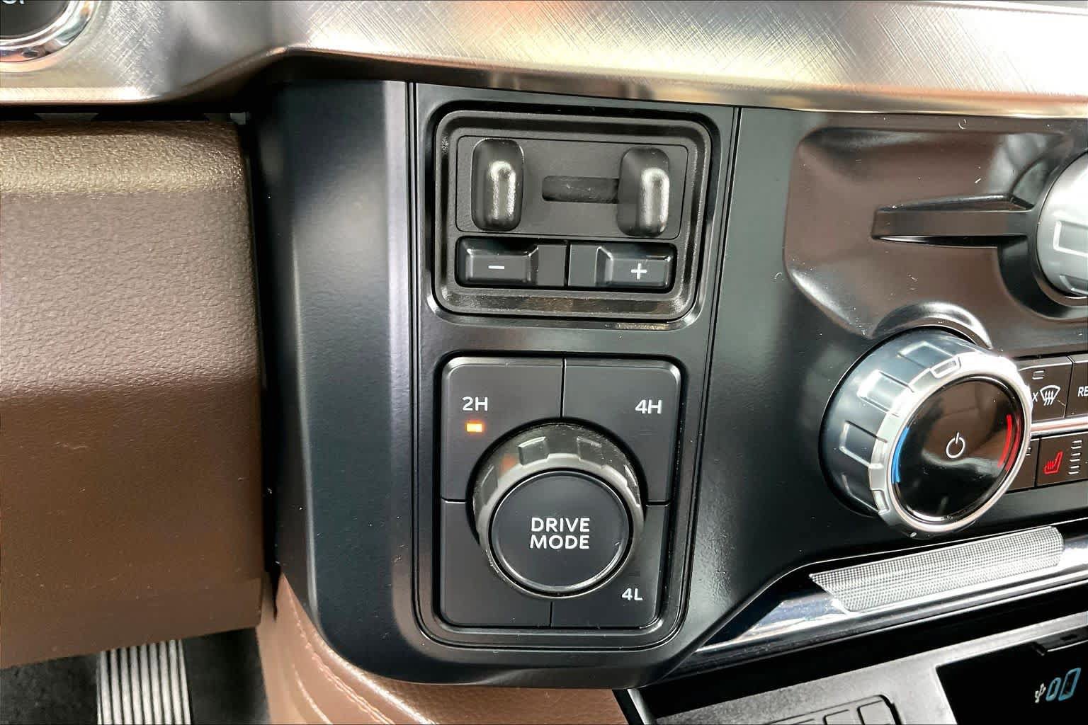 Used 2024 Ford F350 King Ranch w/ Chrome Package AWD/4WD image 31