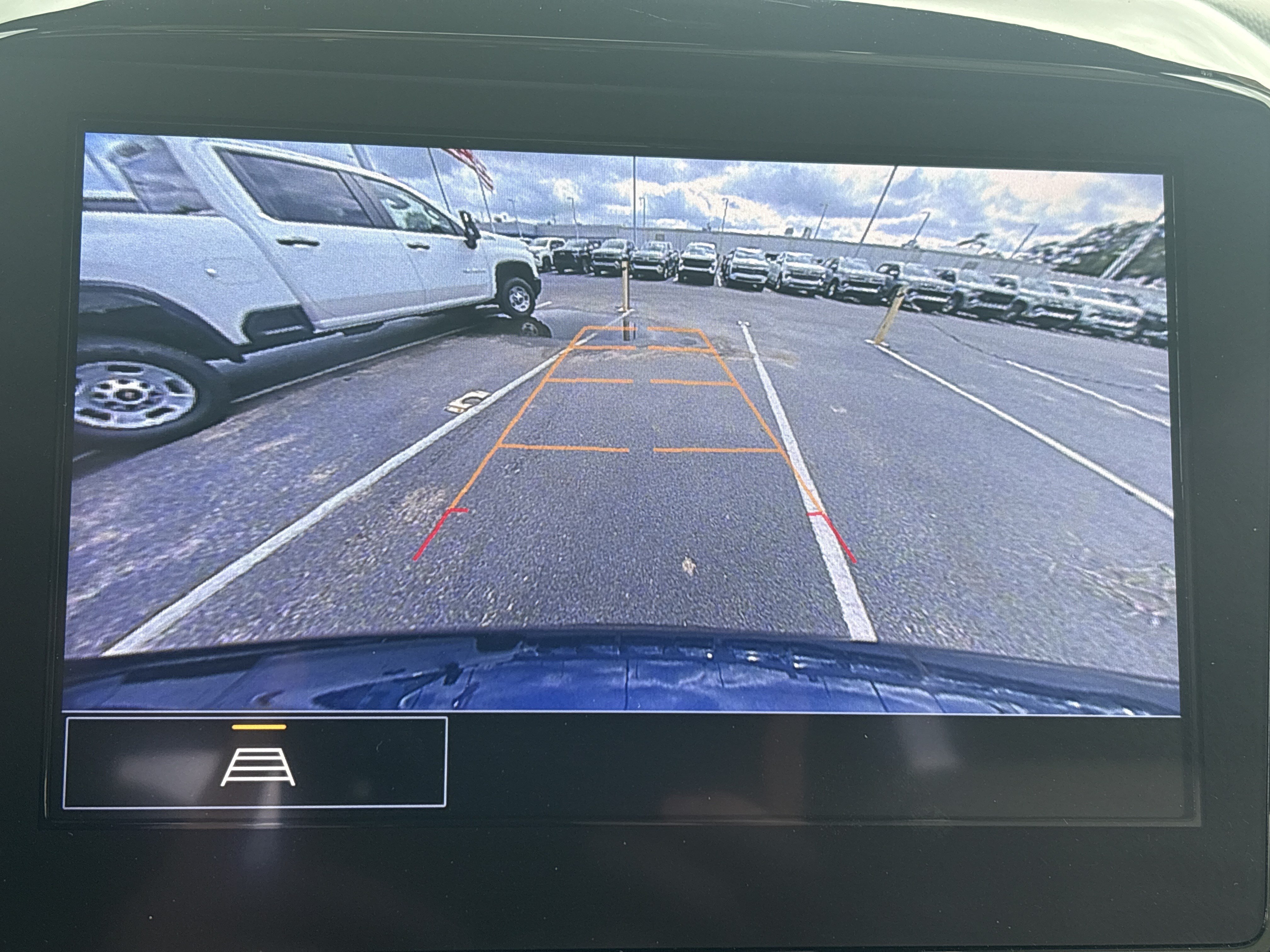 Used 2023 Chevrolet Traverse LT FWD image 24
