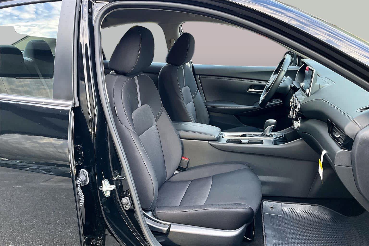 Certified 2025 Nissan Sentra SV w/ All-Weather Package FWD image 9