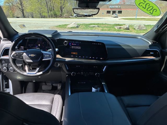 Used 2025 Chevrolet Tahoe LT w/ Advanced Technology Package AWD/4WD image 12