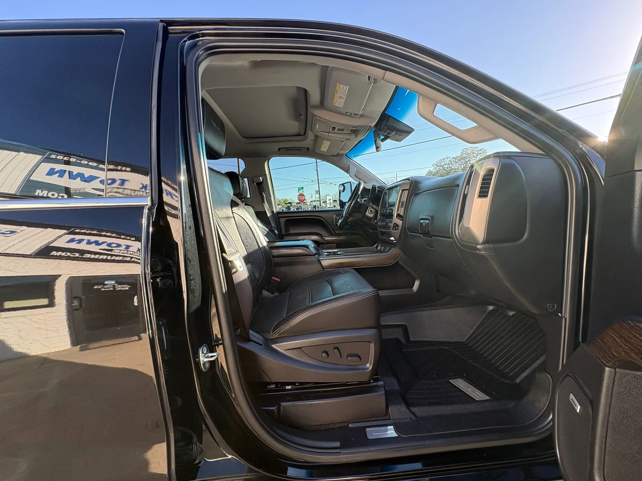 Used 2019 GMC Sierra 3500 Denali w/ Duramax Plus Package AWD/4WD image 16