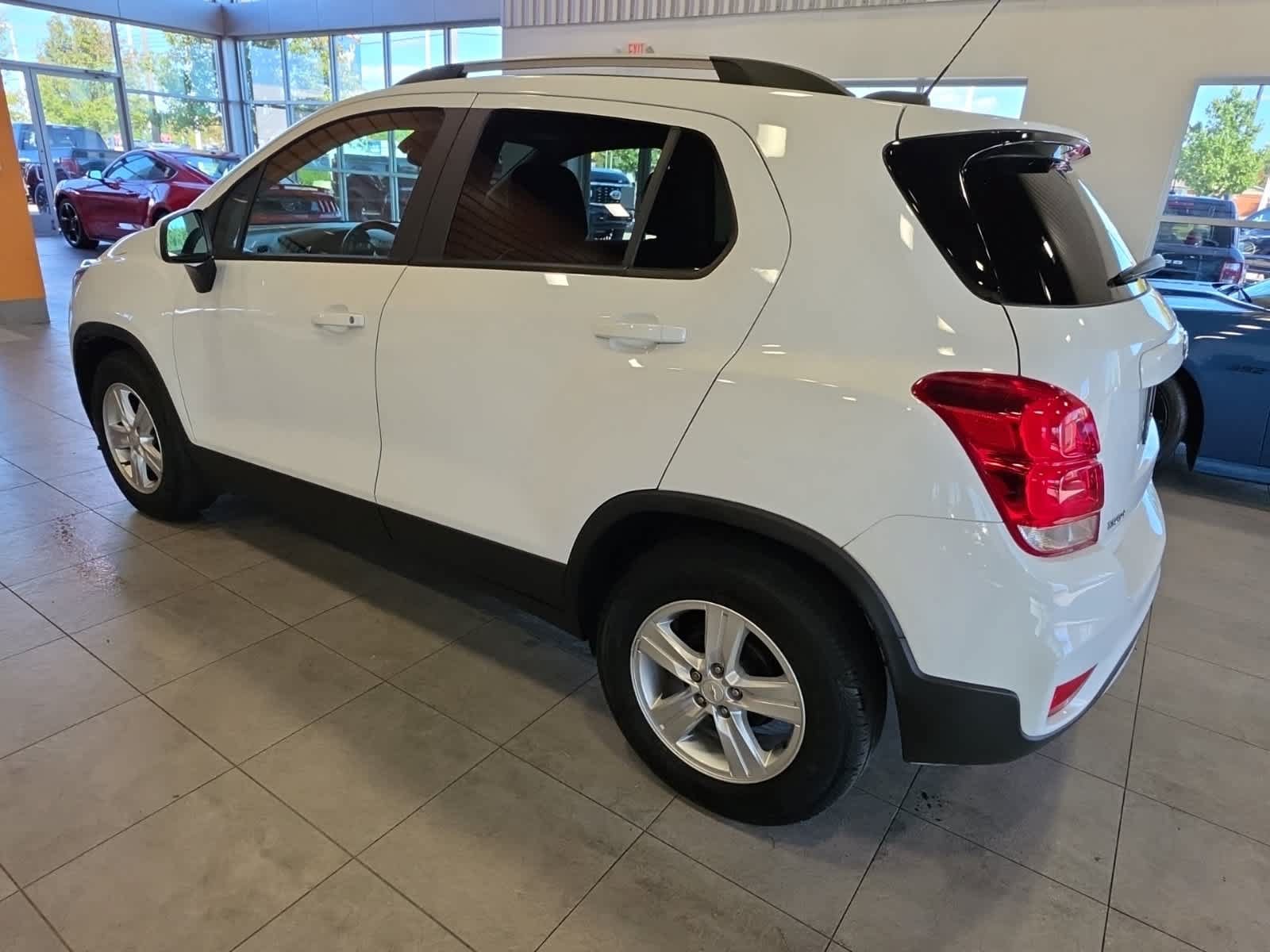 Used 2021 Chevrolet Trax LT FWD image 10
