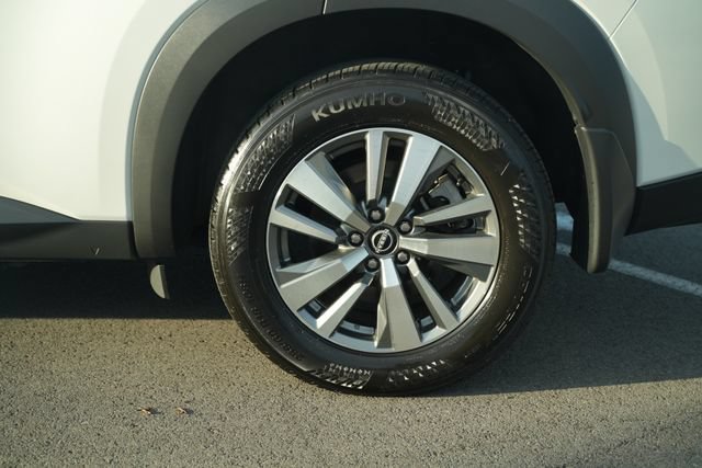 Used 2025 Nissan Pathfinder SL AWD/4WD image 45