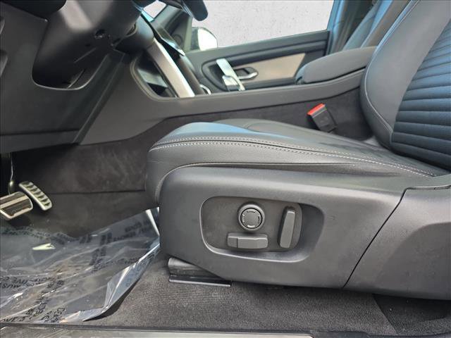 Used 2024 Land Rover Discovery Sport Dynamic SE image 27