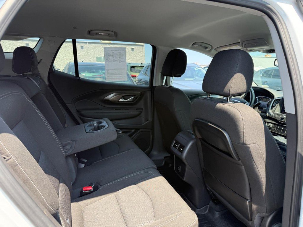 Used 2024 GMC Terrain SLE AWD/4WD image 10