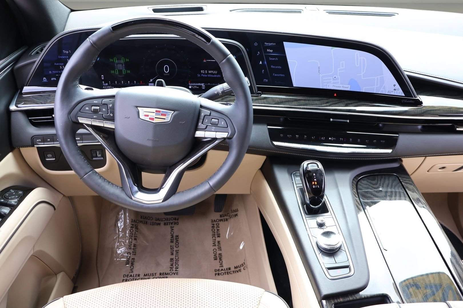 Certified 2023 Cadillac Escalade Premium Luxury AWD/4WD image 16