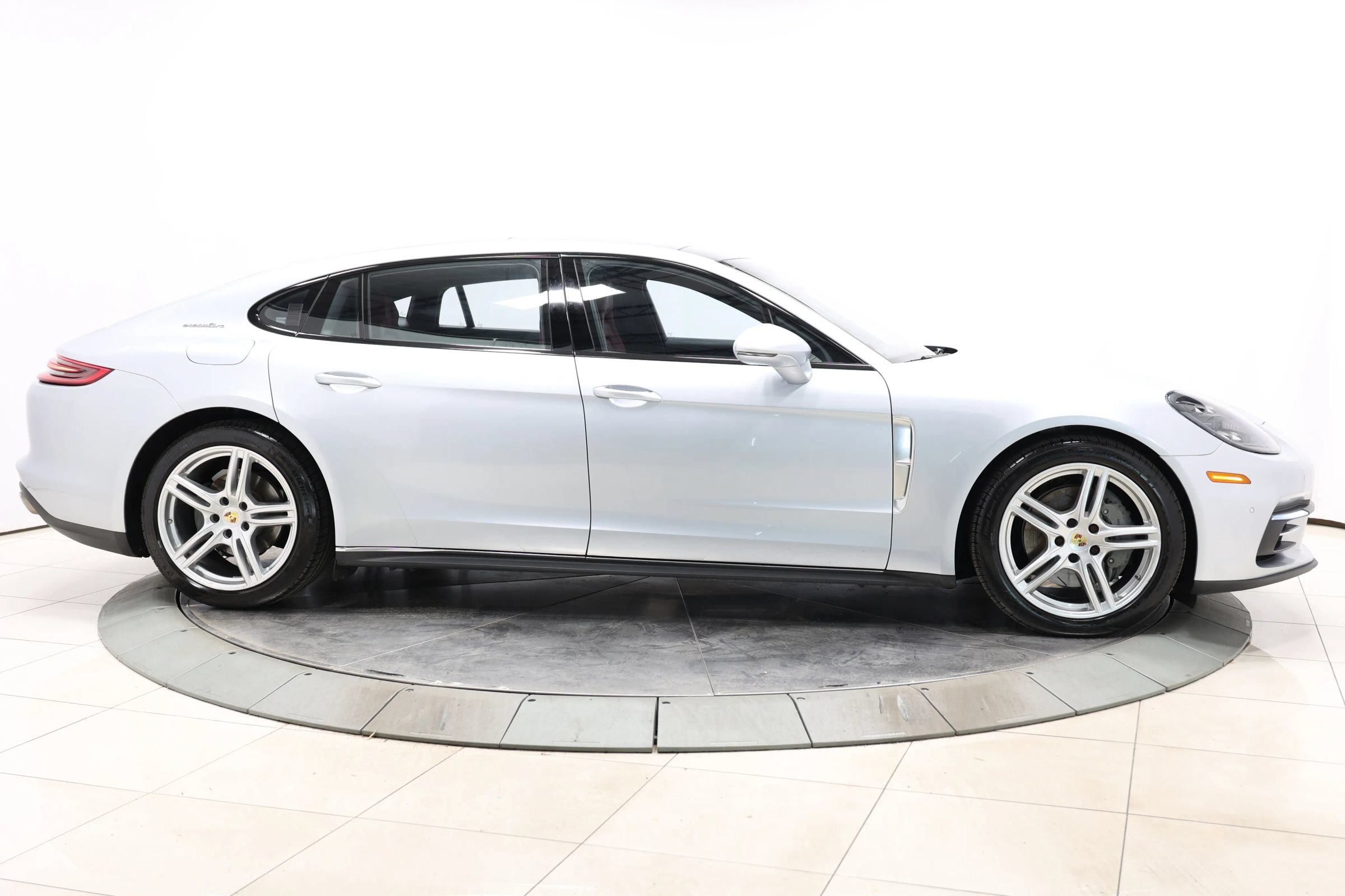 Used 2018 Porsche Panamera 4S Executive w/ Carbon Fiber Interior Package AWD/4WD image 75