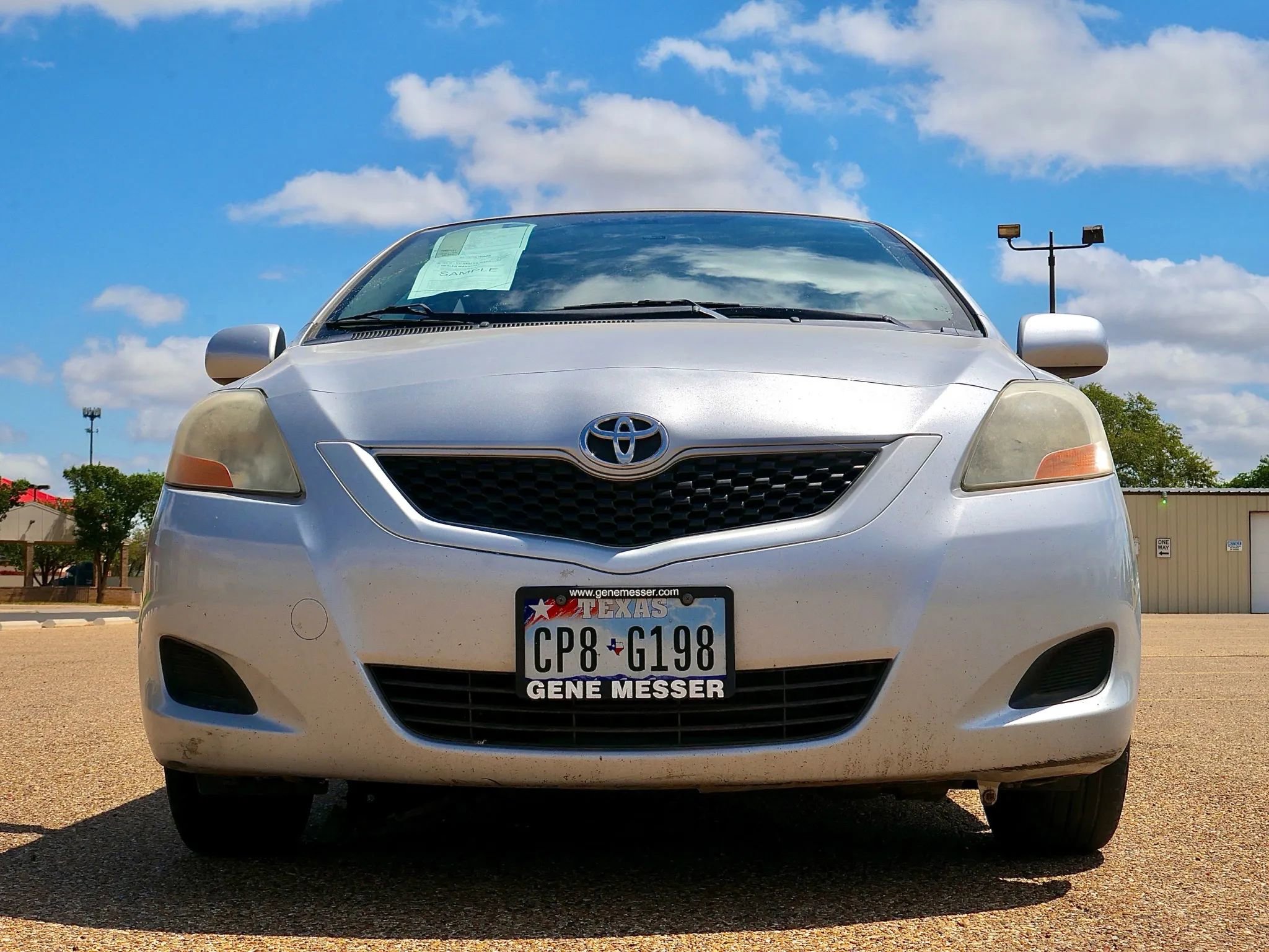 Used 2010 Toyota Yaris Sedan FWD image 2