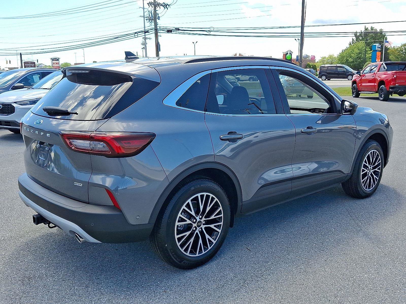 New 2024 Ford Escape SE w/ PHEV Premium Package image 3