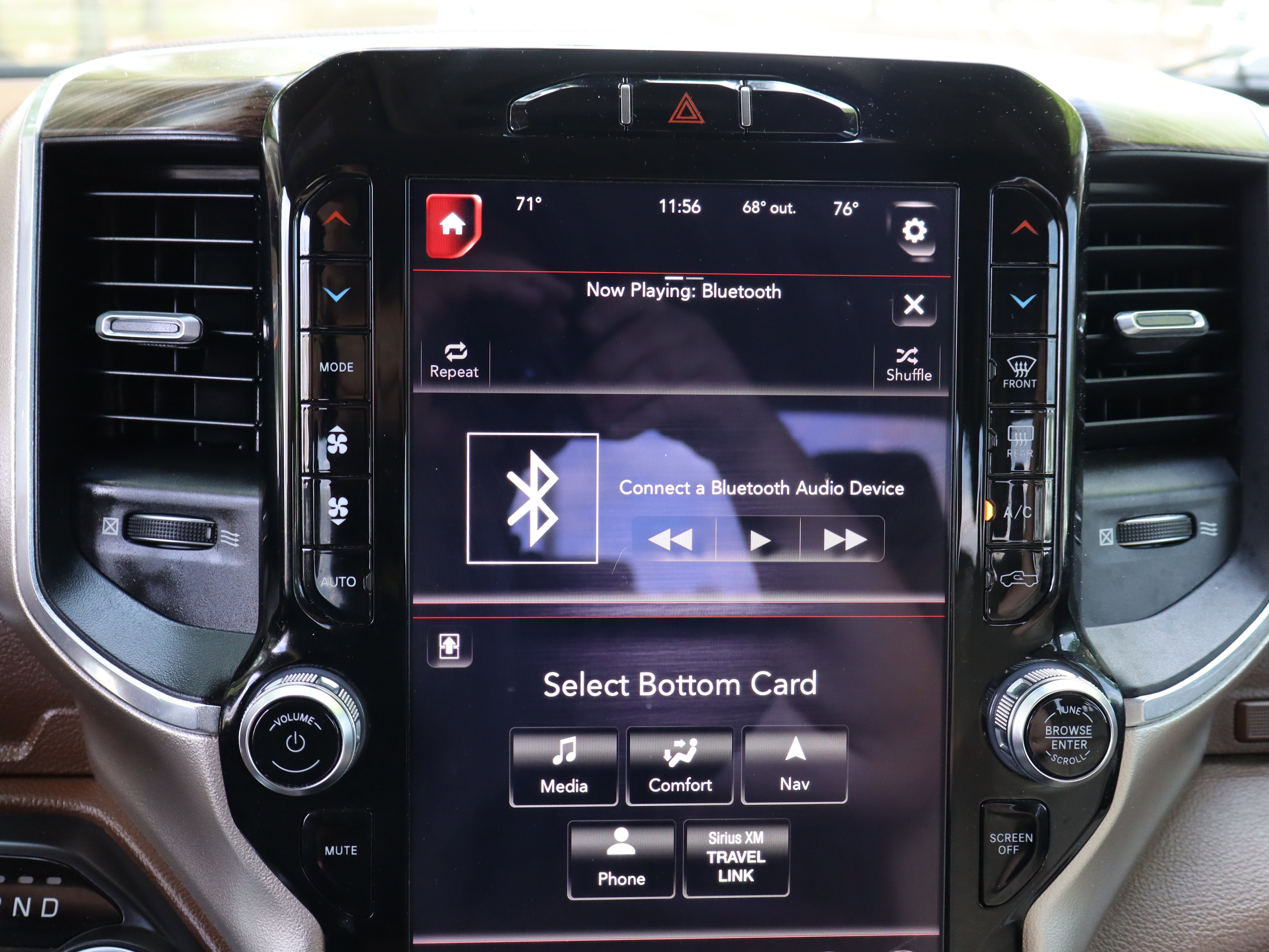 Used 2019 RAM 1500 Laramie image 32