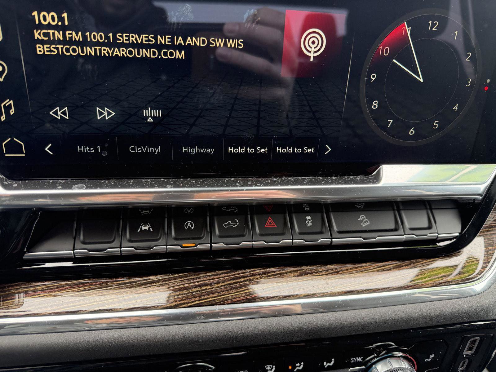 Used 2025 GMC Sierra 1500 Elevation image 12